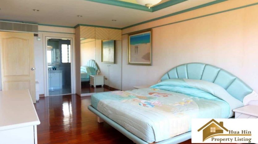 Stunning Sea View Unit In Hua Hin Offering Spacious Living