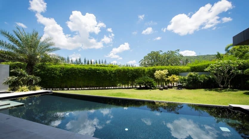 Hua Hin Luxury Villa Near Black Mountain Golf Course