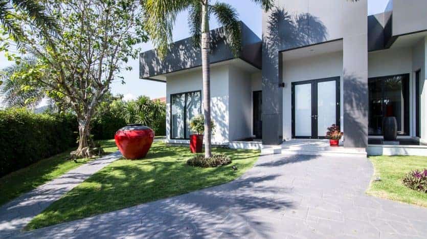 Minimalistic Design Hua Hin Villa In Baan Ing Phu For Sale
