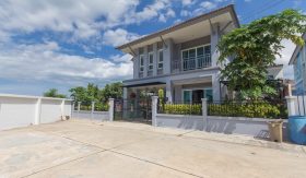 Hua Hin Townhouse For Sale in Glory House 2