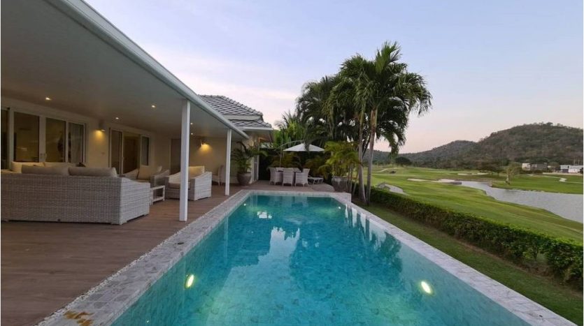 Stunning 3 Bedroom Pool Villa On Black Mountain Golf Course