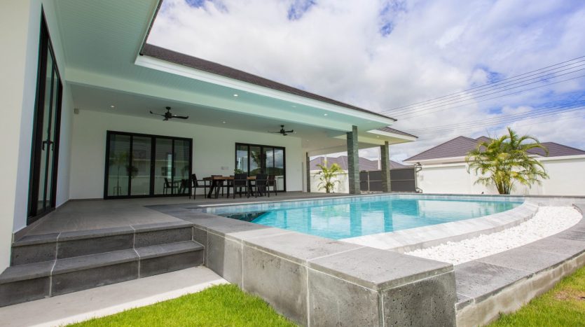 Highland Villas 3 Hua Hin Luxury Pool Villa For Sale Near Black Mountain Golf