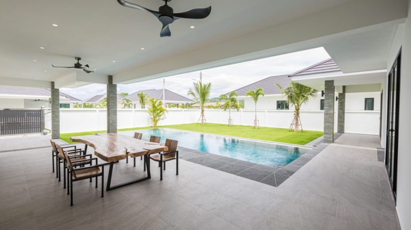 Highland Villas 3 Hua Hin Luxury Pool Villa For Sale Near Black Mountain Golf