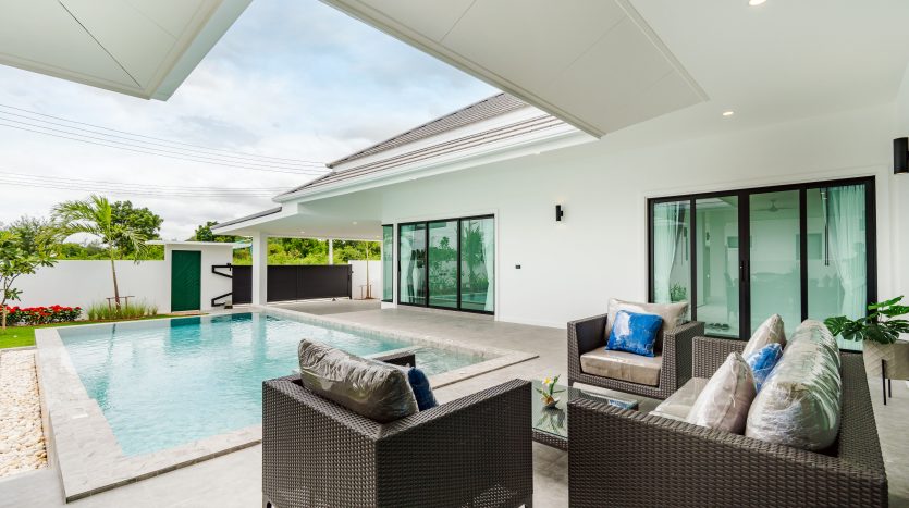 Luxurious Pool Villa for Sale in Botanica Hua Hin