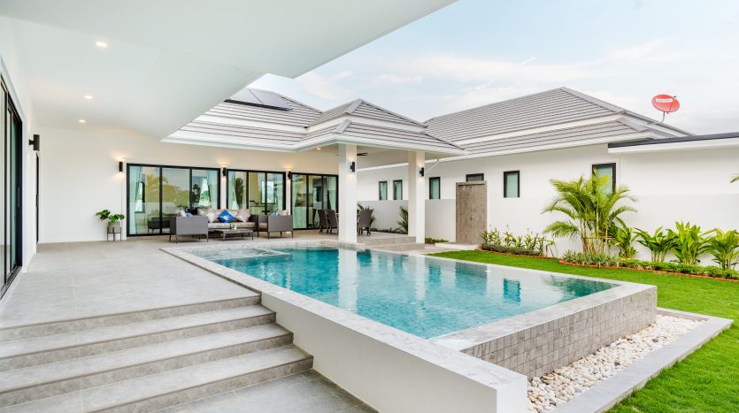 Luxurious Pool Villa for Sale in Botanica Hua Hin