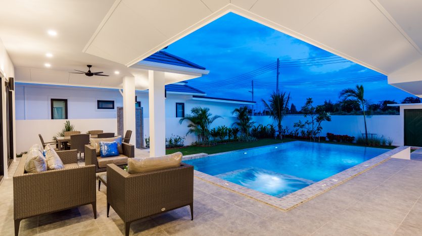 Luxurious Pool Villa for Sale in Botanica Hua Hin