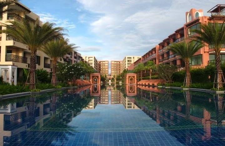 Beautifully Designed Beachfront Condo for Sale in Hua Hin, Prachuap Khiri Khan (15)