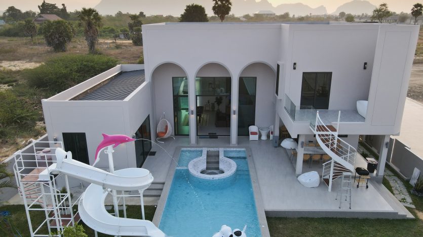 Lavish Resdential Property for Sale In Reeva Pool Villa Cha-am