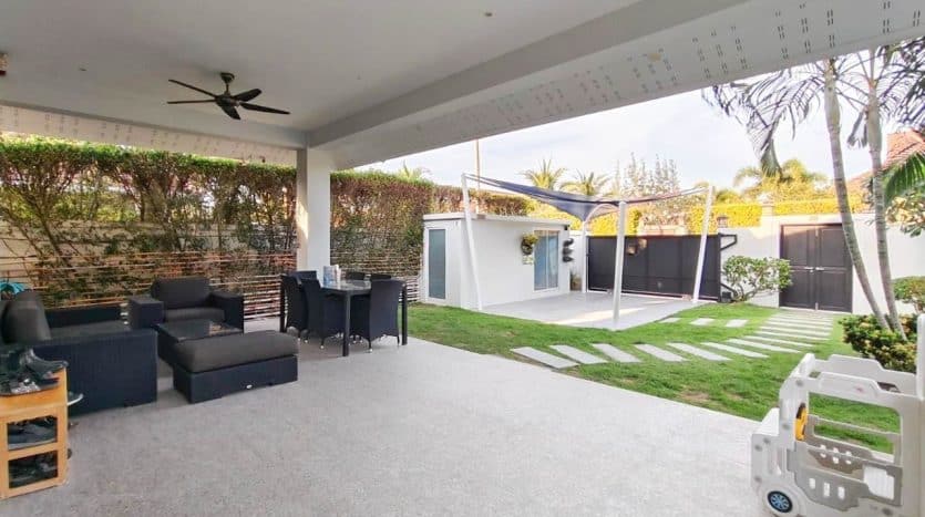 Luxurious 3-Bedroom Pool Villa for Sale in Smart House Valley, Hua Hin