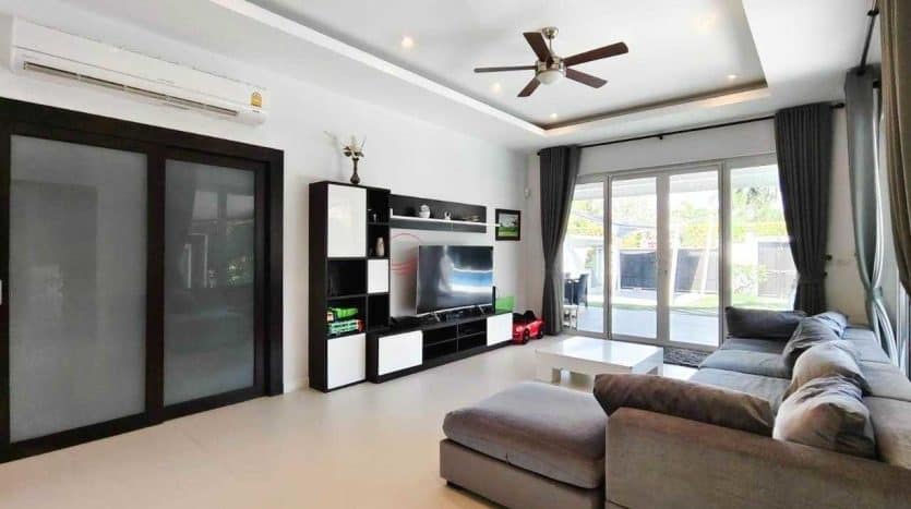 Luxurious 3-Bedroom Pool Villa for Sale in Smart House Valley, Hua Hin