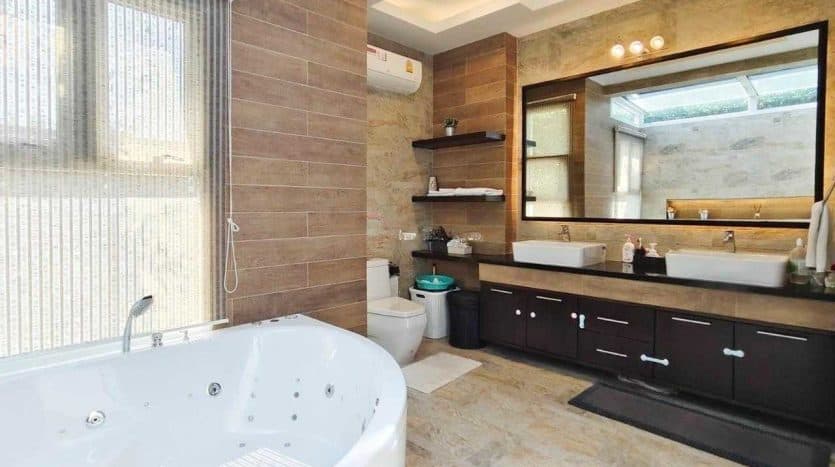 Luxurious 3-Bedroom Pool Villa for Sale in Smart House Valley, Hua Hin