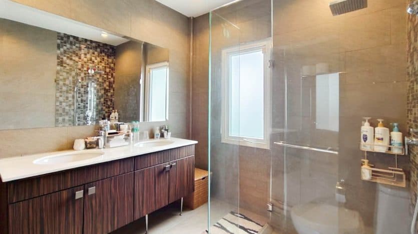 Ready to Move-in Luxury Pool Villa Near Golf Course for Sale In Hua Hin