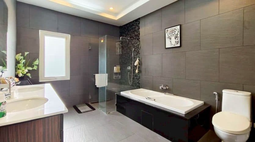 Ready to Move-in Luxury Pool Villa Near Golf Course for Sale In Hua Hin