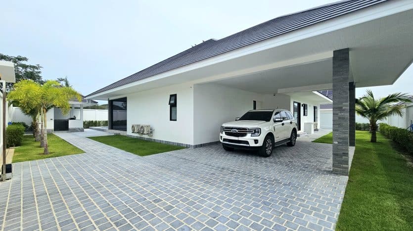 The Clouds 2 Premium Pool Villa for Sale in Hua Hin Soi 70