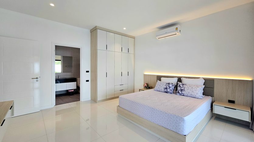 The Clouds 2 Premium Pool Villa for Sale in Hua Hin Soi 70