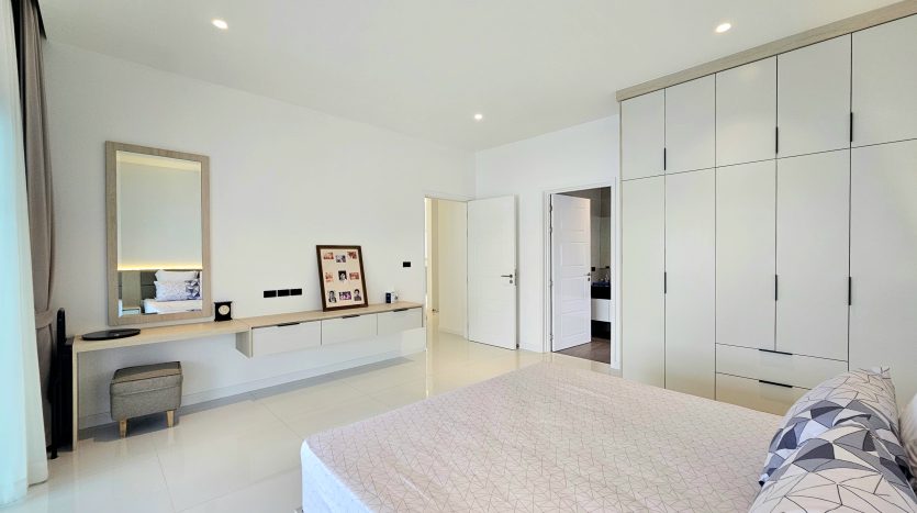 The Clouds 2 Premium Pool Villa for Sale in Hua Hin Soi 70