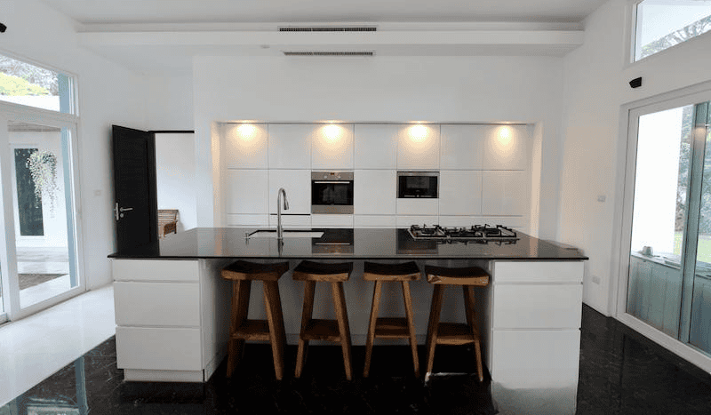 Luxury Pool Villa with Private Lake for Sale in Cha Am