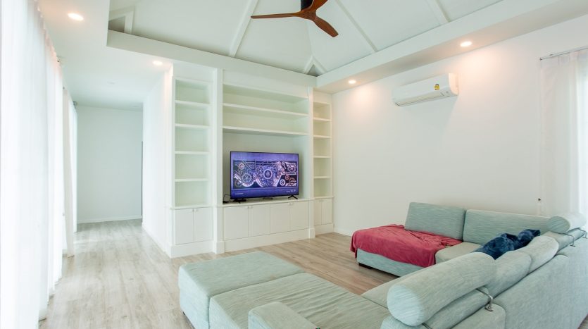 Spacious 3-Bedroom Pool Villa in Hua Hin for Sale at Hillside Hamlet 8