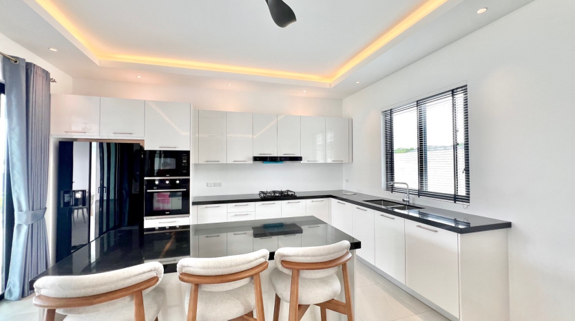 Brand New Luxury 3-Bedroom Pool Villa for Sale in Hua Hin Town