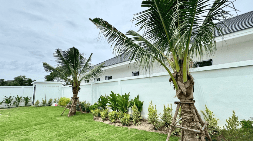 Brand New Luxury 3-Bedroom Pool Villa for Sale in Hua Hin Town