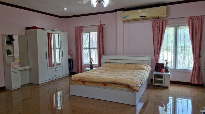 Luxurious Dream Home Pool Villa for Sale in Hua Hin