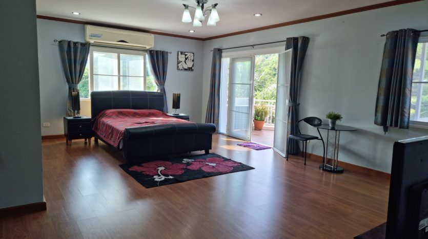 Luxurious Dream Home Pool Villa for Sale in Hua Hin